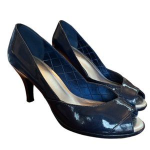 Liz Claiborne Blue patton Pump